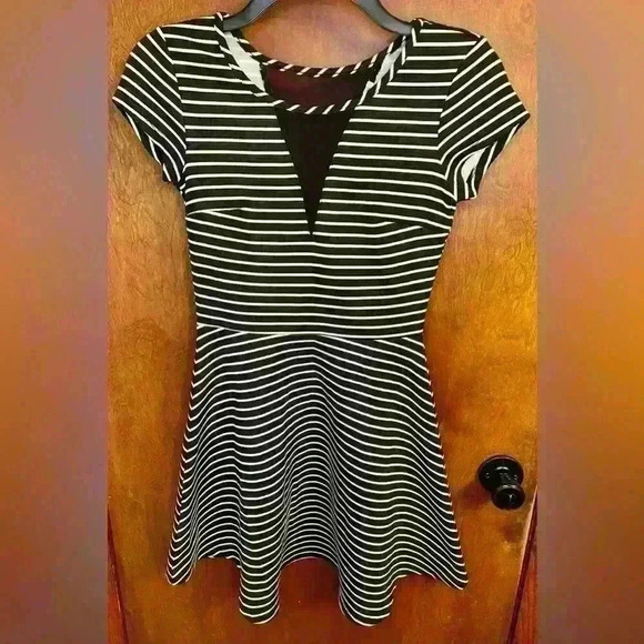 Women’s Charlotte Russe striped dress - Picture 1 of 5